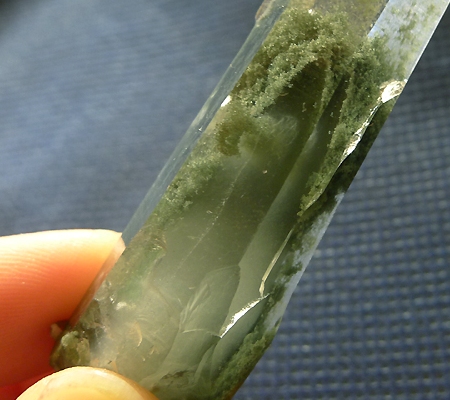 ヒマラヤ水晶原石針金形状内包物入り021-4