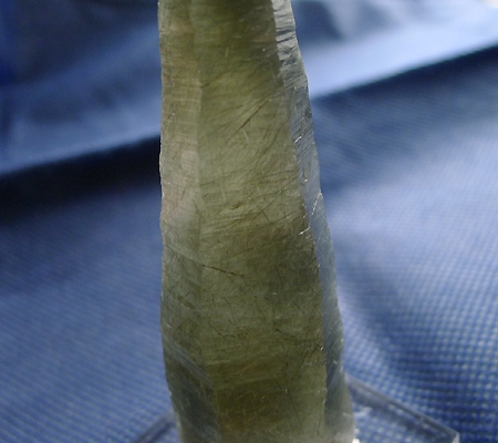 ヒマラヤ水晶原石針金形状内包物入り027-4