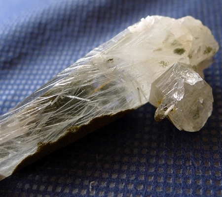 ヒマラヤ水晶原石針金形状内包物入り029-7