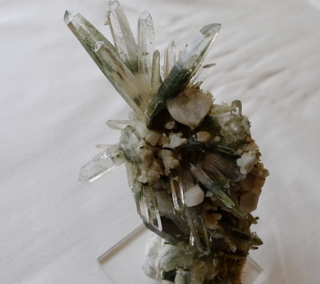 ヒマラヤ水晶原石針金形状内包物入り032-9